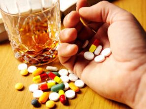 antibiotics and alcohol effects combine