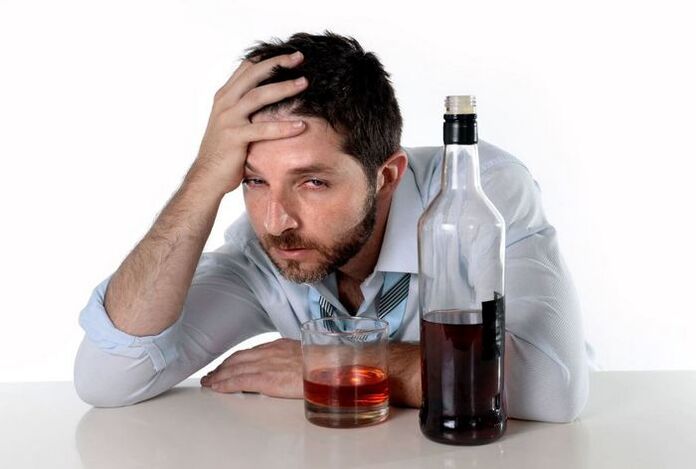 men suffering from alcohol and how to stop drinking